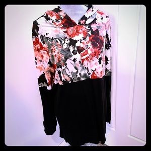 Floral Light weight long sleeved pullover w/hoodie